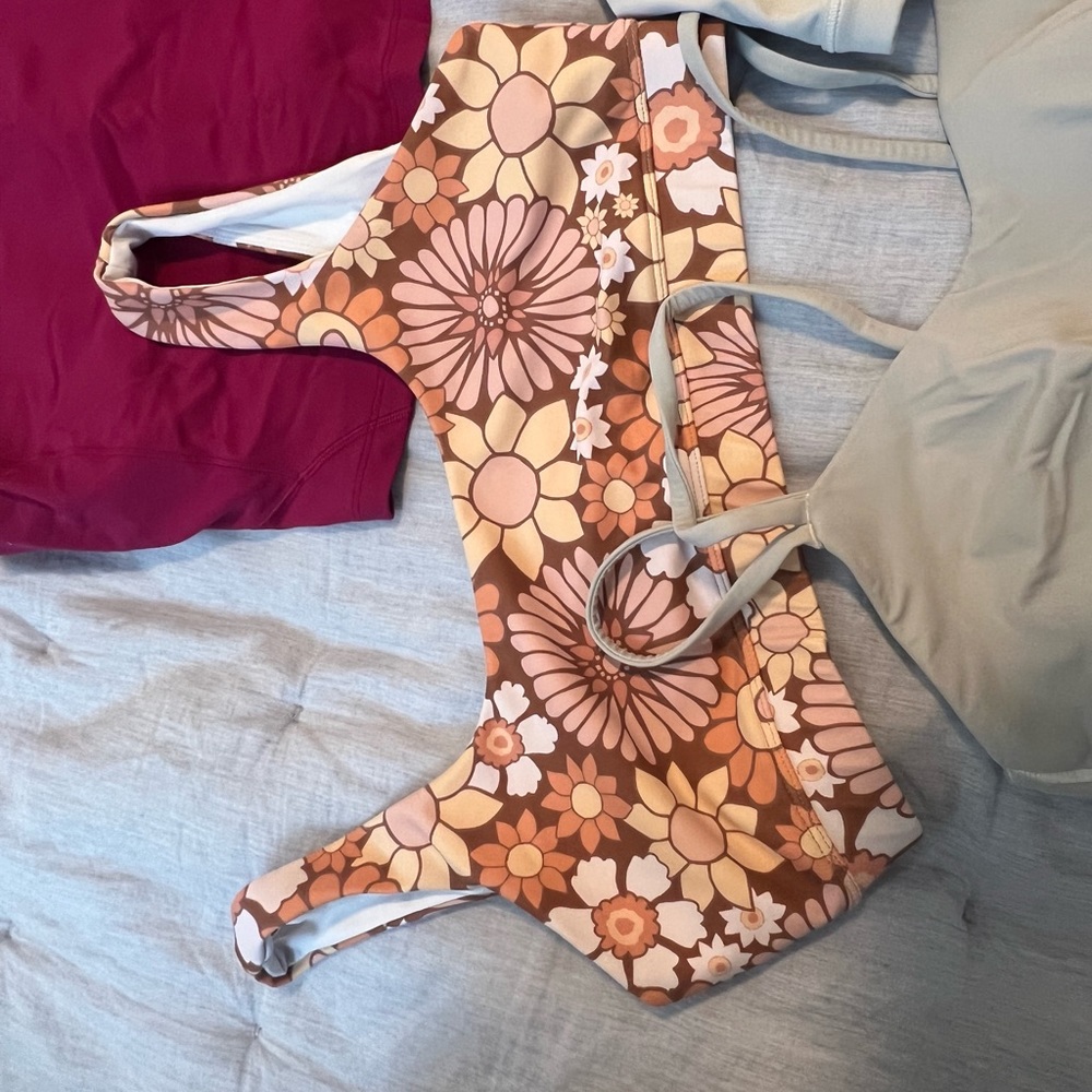 Sports Bra Bundle - Picture 3 of 6